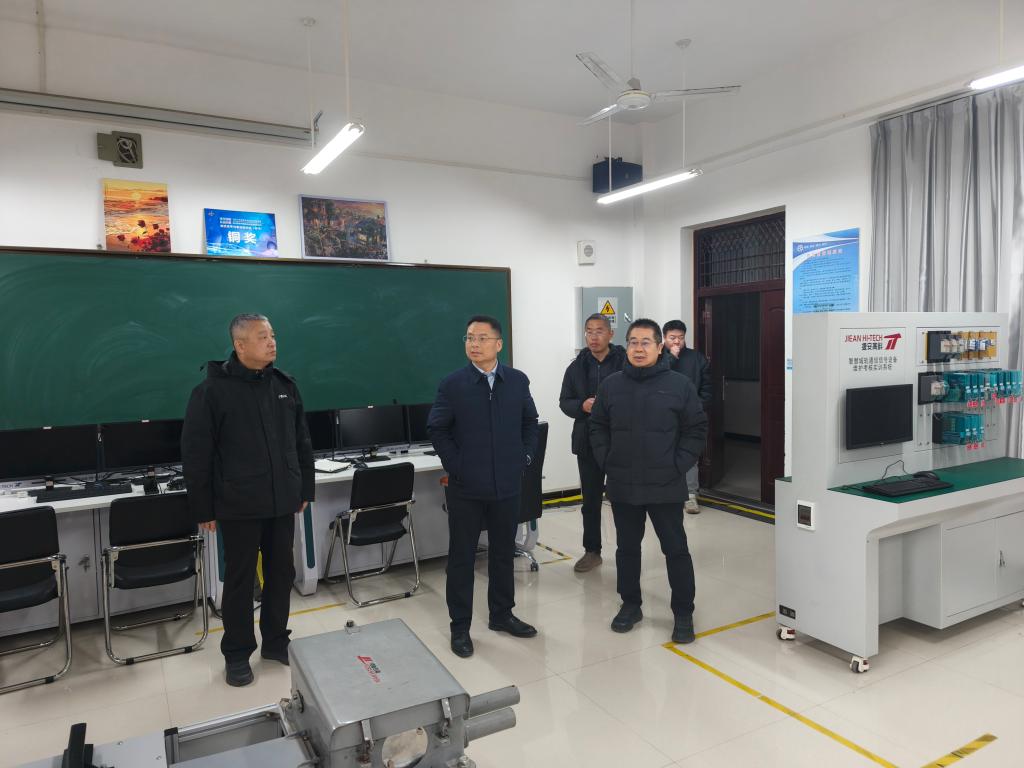 学校开展实训室安全隐患弱项排查工作